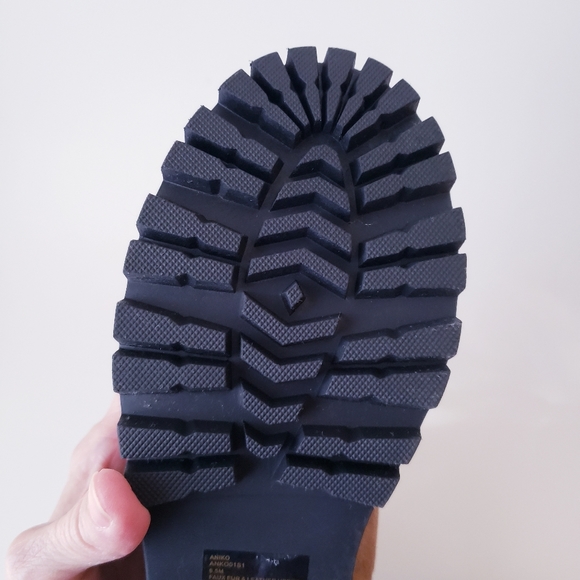 Steve Madden Aniko Lugg Sole Boots - Picture 10 of 11